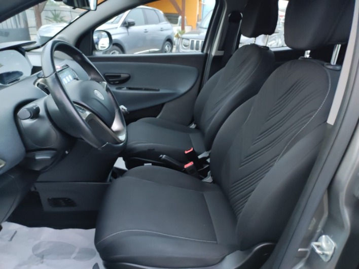 Lanci Ypsilon - immagine 9