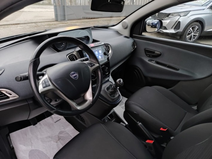 Lanci Ypsilon - immagine 8