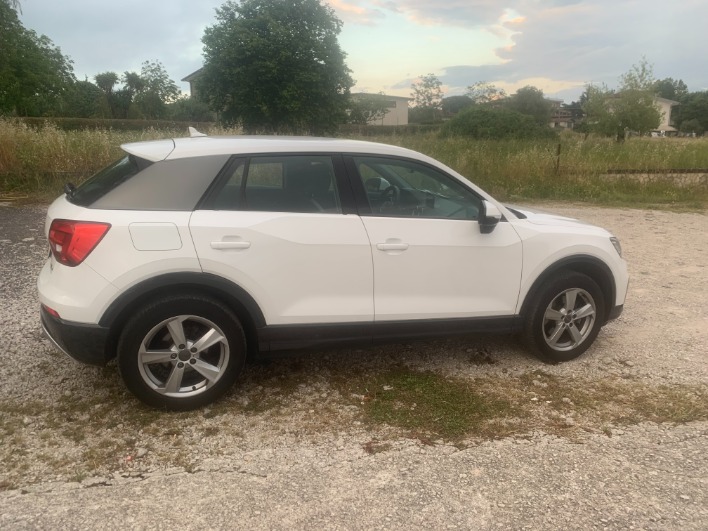 "disponibile" Audi Q2 1.6 TDi 116CV Business - immagine 5
