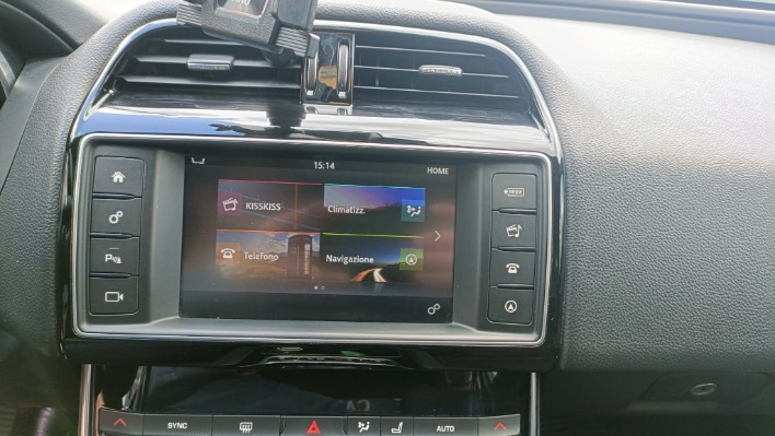JAGUAR XE R SPORT 2.0 180CV - immagine 17