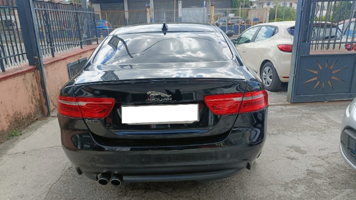 JAGUAR XE R SPORT 2.0 180CV - immagine 4