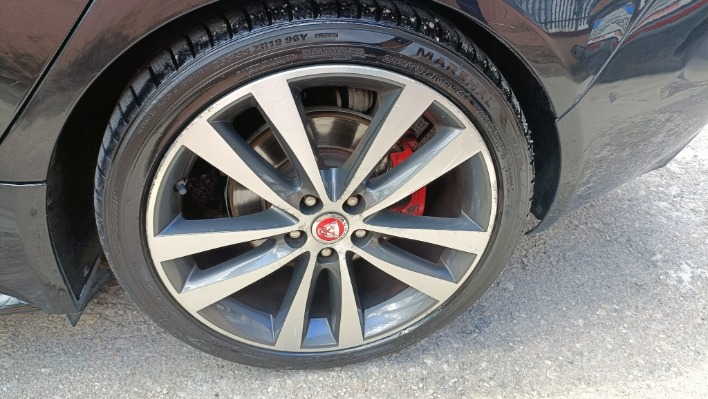 JAGUAR XE R SPORT 2.0 180CV - immagine 18