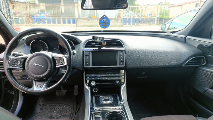 JAGUAR XE R SPORT 2.0 180CV - immagine 10