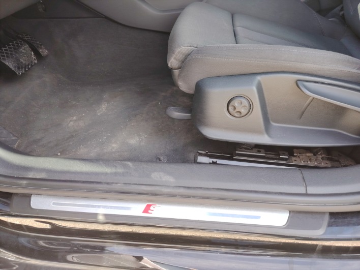 AUDI A 4 2.0 TDI AVANT SLINE - immagine 9