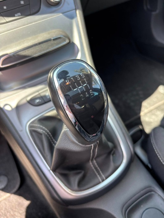 Opel Astra - immagine 24