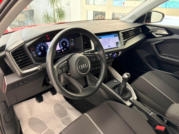 Audi A1 Sportback 30 1.0 tfsi Identity Black 110cv - immagine 1