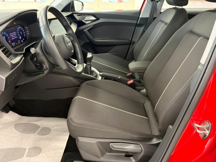 Audi A1 Sportback 30 1.0 tfsi Identity Black 110cv - immagine 5