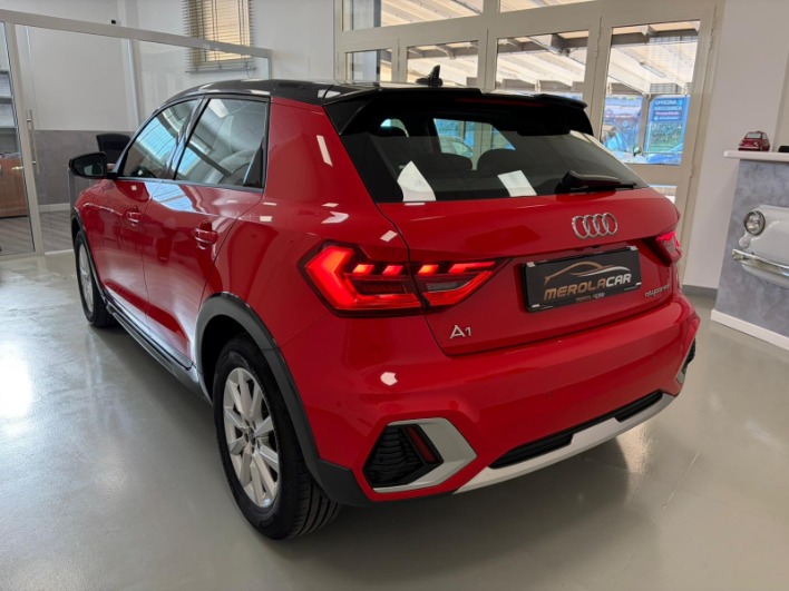 Audi A1 Sportback 30 1.0 tfsi Identity Black 110cv - immagine 9