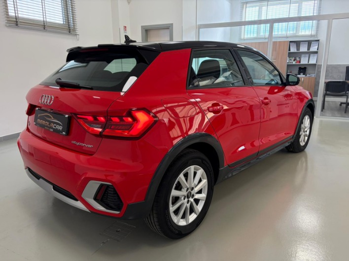Audi A1 Sportback 30 1.0 tfsi Identity Black 110cv - immagine 11