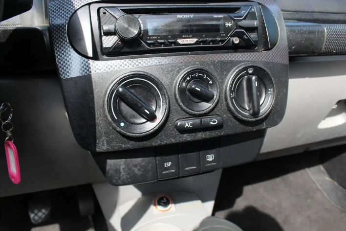 Volkswagen New Beetle TDI 101CV - immagine 2