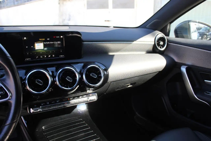 Mercedes-Benz A 140 A 200 d Automatic Sport - immagine 2