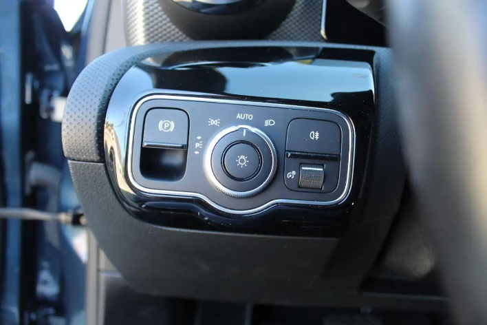Mercedes-Benz A 140 A 200 d Automatic Sport - immagine 4