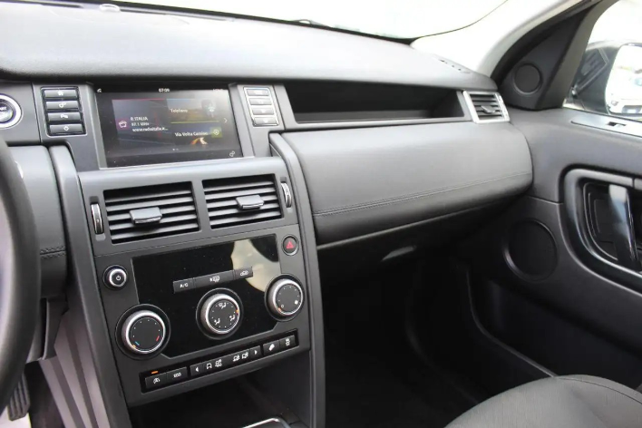 Land Rover Discovery Sport 2.0 TD4 150 CV Pure - immagine 5