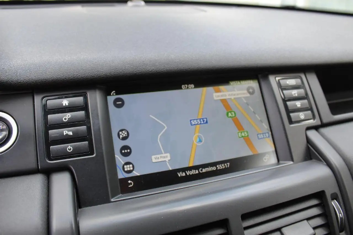Land Rover Discovery Sport 2.0 TD4 150 CV Pure - immagine 1