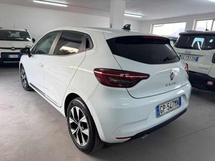 Clio V 2019 1.5 blue dci Evolution 100cv - immagine 2