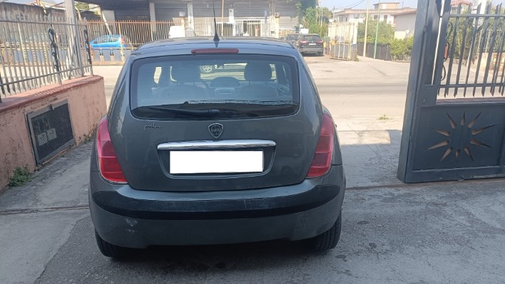 LANCIA YPSILON 1.3 MJT ARGENTO - immagine 4