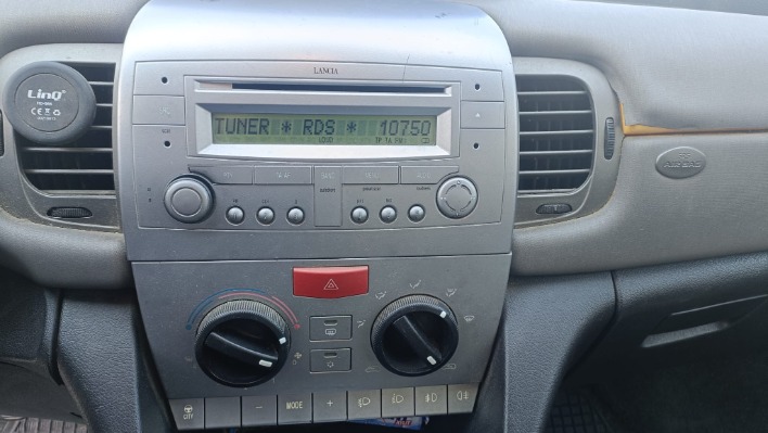 LANCIA YPSILON 1.3 MJT ARGENTO - immagine 12