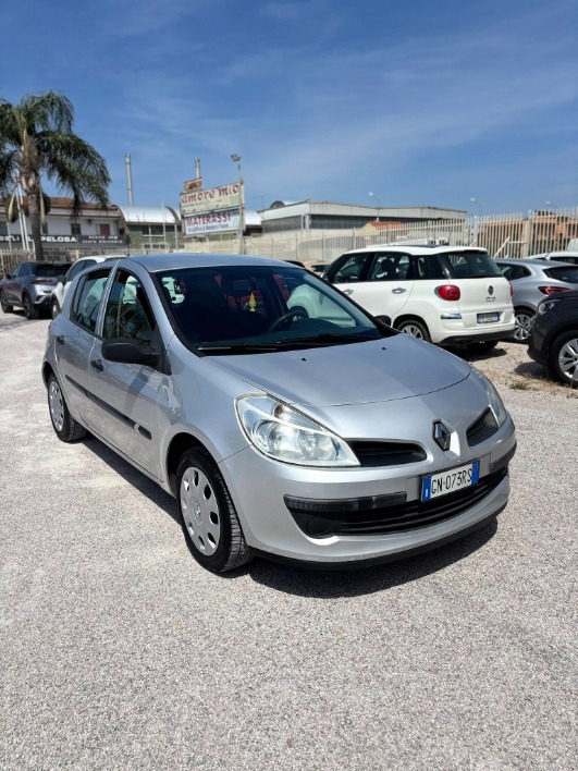 Renault Clio 3° Serie - immagine 2