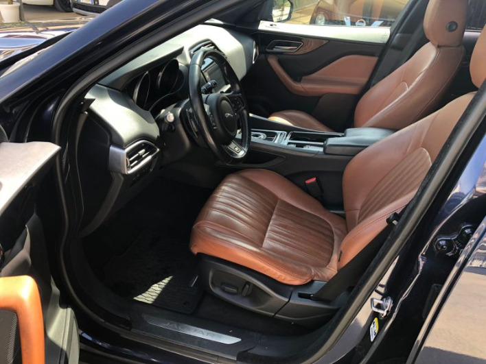 Jaguar F-Pace 2.0D 180CV AWD Aut. Portfolio 2017 - immagine 4