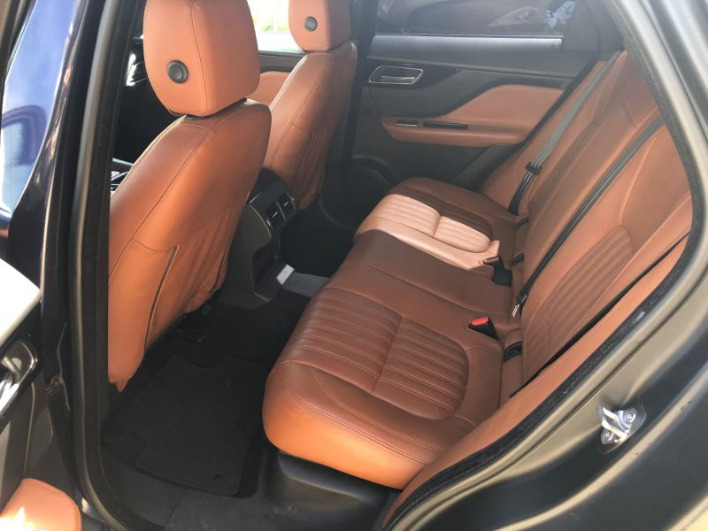 Jaguar F-Pace 2.0D 180CV AWD Aut. Portfolio 2017 - immagine 5