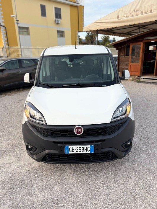 Fiat Doblò MAXI ( AUTOCARRO 5Posti ) - immagine 1
