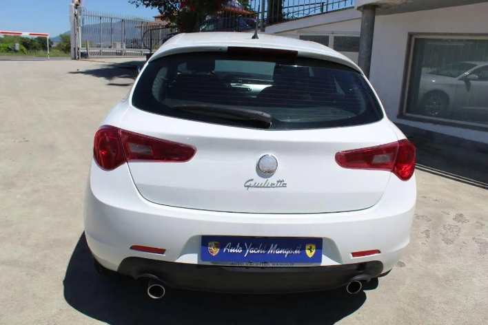 Alfa Romeo Giulietta 2.0 JTDm-2 170 CV Distinctive - immagine 11