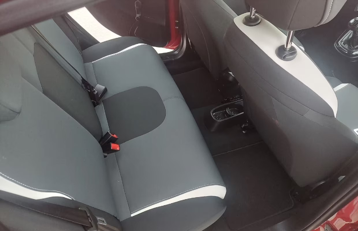 Lancia Ypsilon 1.3 MJT 16V 95 CV 5 porte 2015 - immagine 12