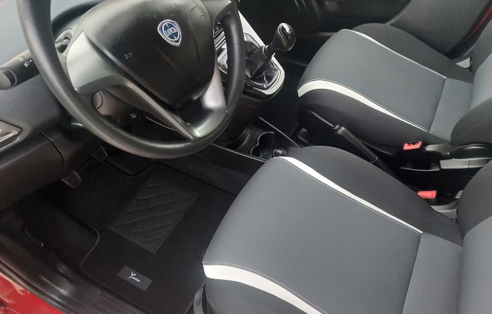 Lancia Ypsilon 1.3 MJT 16V 95 CV 5 porte 2015 - immagine 8
