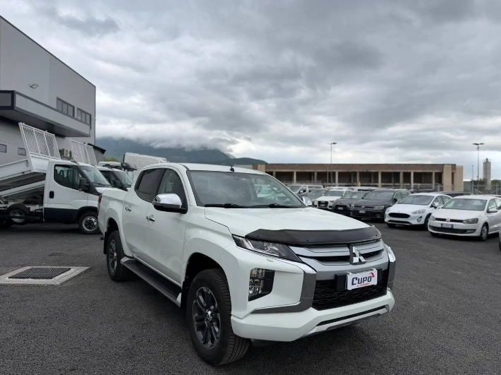 Mitsubishi L200 L200 doublecab 2.3d Intense Pack 1 I 4wd 150cv PREZZO - immagine 15