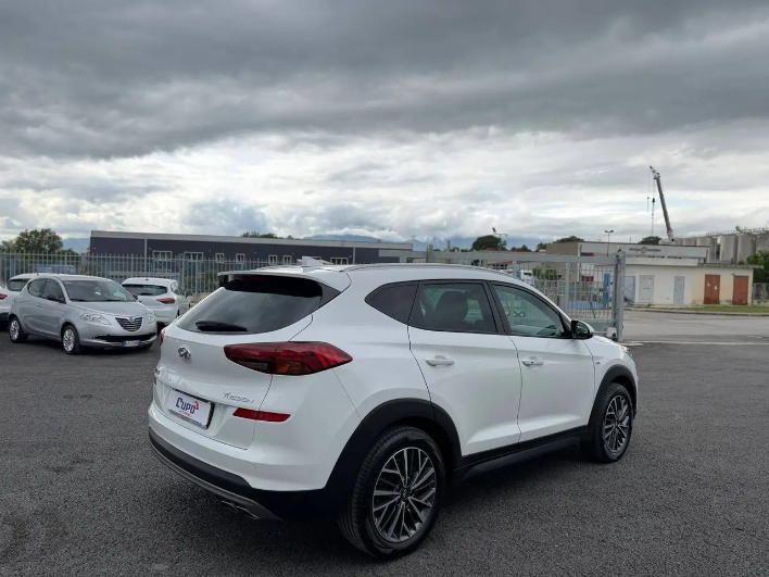 Hyundai TUCSON Tucson 1.6 crdi 48V Exellence 2wd 136cv my20 - immagine 9
