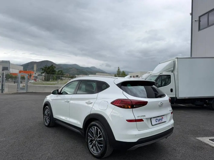 Hyundai TUCSON Tucson 1.6 crdi 48V Exellence 2wd 136cv my20 - immagine 11
