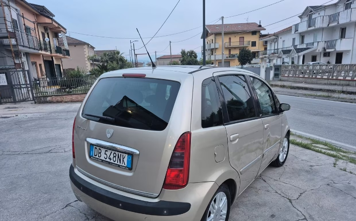 Lancia MUSA 1.4 16V Platino Plus - immagine 8