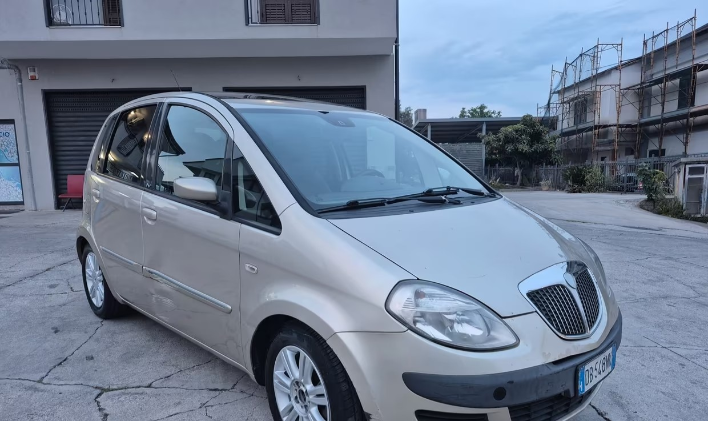 Lancia MUSA 1.4 16V Platino Plus - immagine 12
