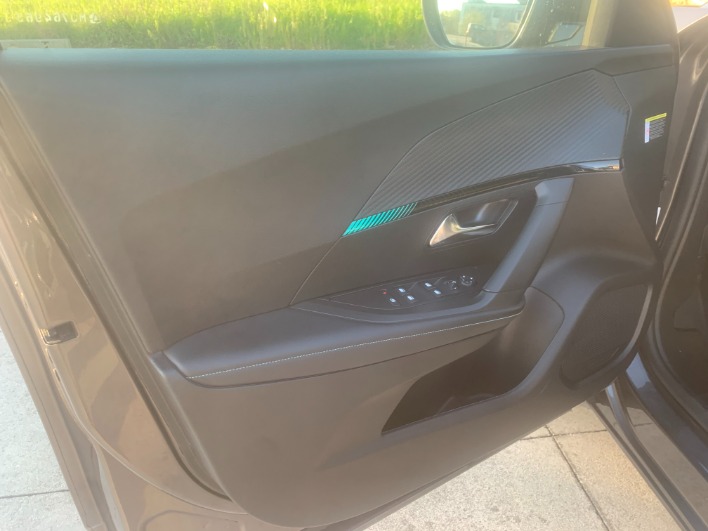 "Disponibile" Peugeot 2008 1.5 hdi 110cv Allure Pack - immagine 13