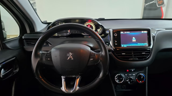 Peugeot 208 BlueHDi 75 5 porte Allure - immagine 8