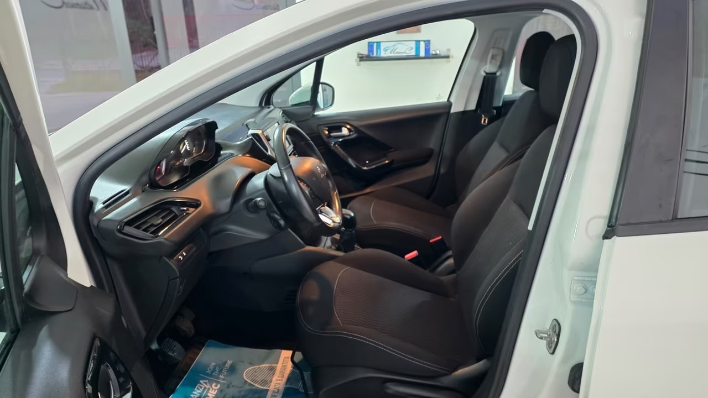 Peugeot 208 BlueHDi 75 5 porte Allure - immagine 6