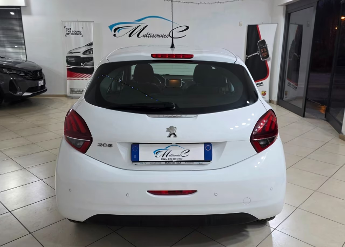 Peugeot 208 BlueHDi 75 5 porte Allure - immagine 13