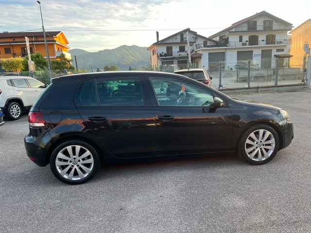 Volkswagen Golf 2.0 TDI HighLine - immagine 2