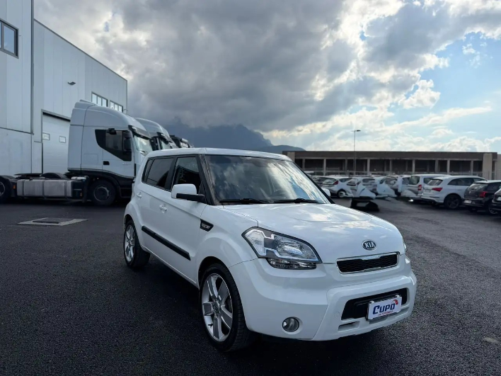 Kia Soul Soul 1.6 crdi 16v vgt Cool - immagine 15
