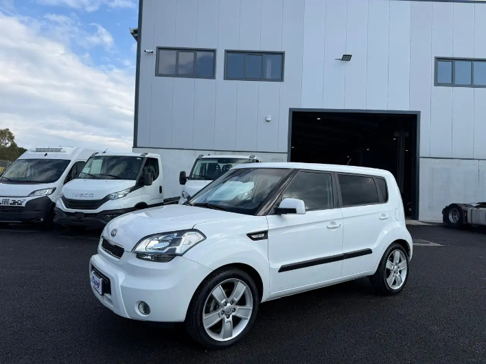 Kia Soul Soul 1.6 crdi 16v vgt Cool - immagine 13