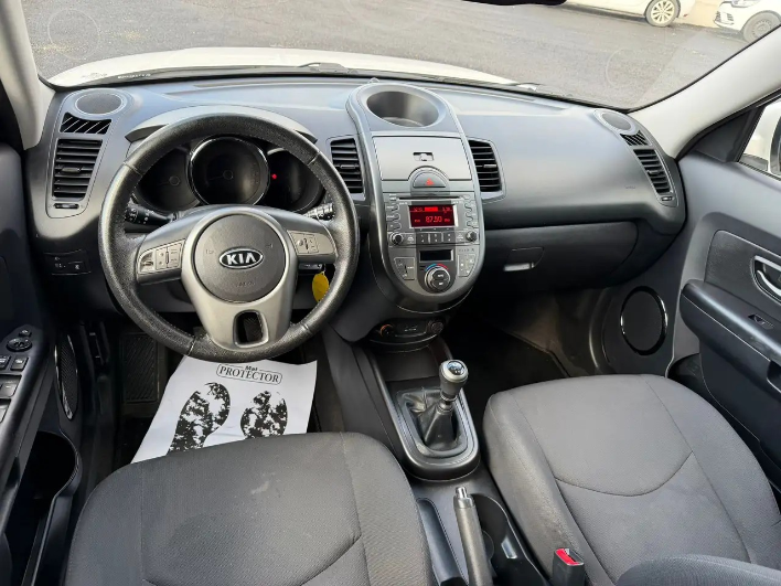 Kia Soul Soul 1.6 crdi 16v vgt Cool - immagine 5