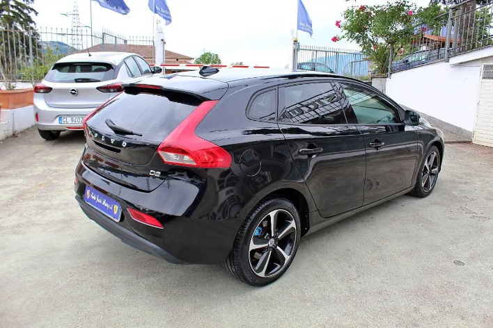 Volvo V40 D2 R-design Kinetic - immagine 9
