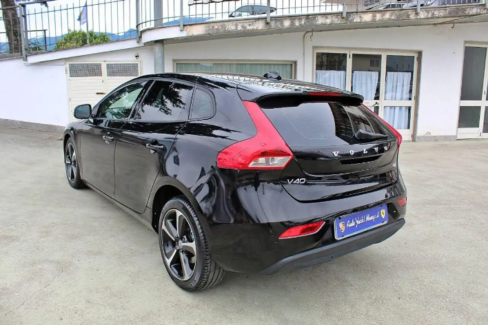 Volvo V40 D2 R-design Kinetic - immagine 7