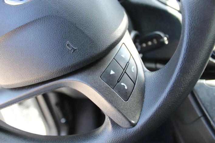 Lancia Ypsilon 1.0 FireFly 5p.S&S Hybrid Silver - immagine 2