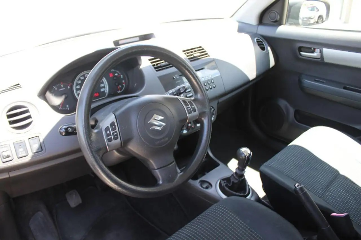 Suzuki Swift 1.3 DDiS 3p. GL - immagine 6