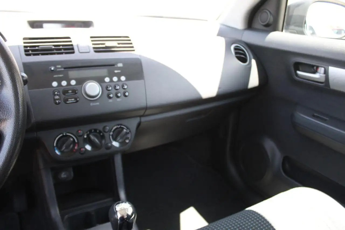 Suzuki Swift 1.3 DDiS 3p. GL - immagine 3