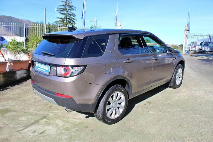 Land Rover Discovery Sport 2.0 TD4 150 CV HSE - immagine 11