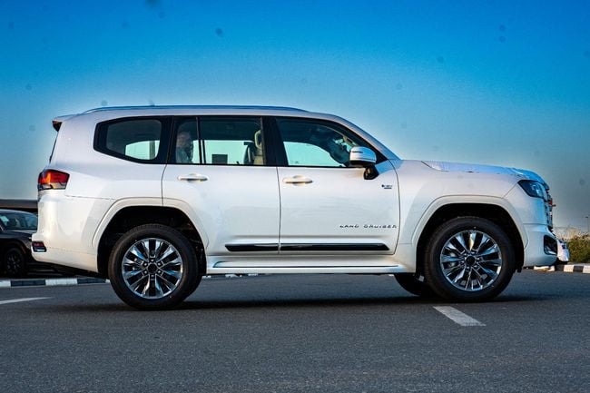 Toyota Land Cruiser 300 Hybrid - immagine 3