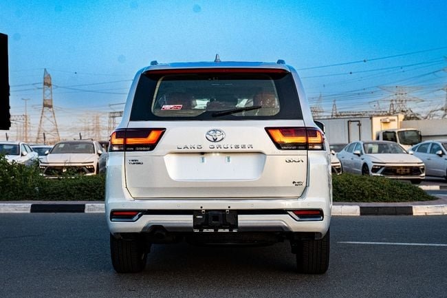 Toyota Land Cruiser 300 Hybrid - immagine 5