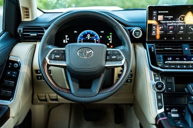 Toyota Land Cruiser 300 Hybrid - immagine 6